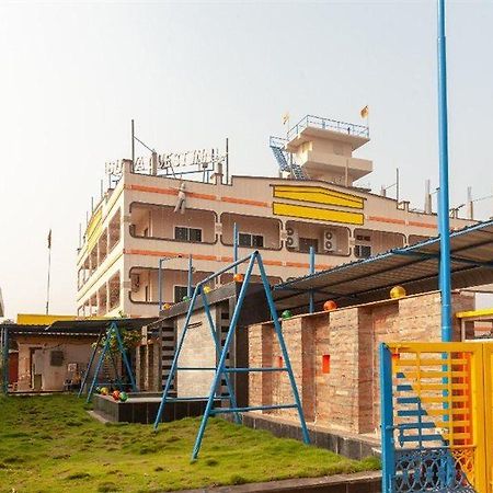 Oyo 24580 Sri Surya Guest Inn Nellore Extérieur photo