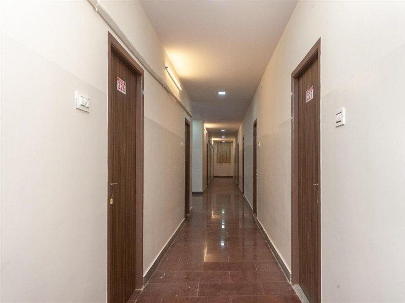 Oyo 24580 Sri Surya Guest Inn Nellore Extérieur photo